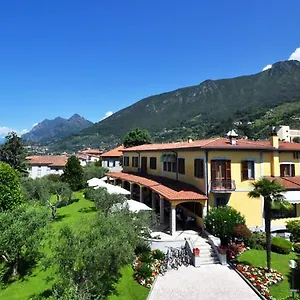 Kinzica Hotel Sale Marasino