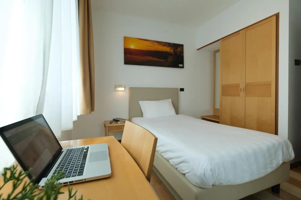 Hotel Portavaldera Peccioli 3*,